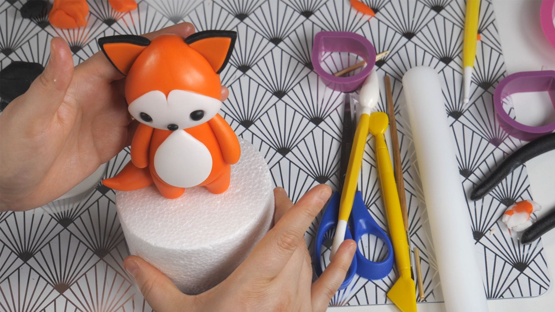 Fox - fondant cake topper tutorial 3