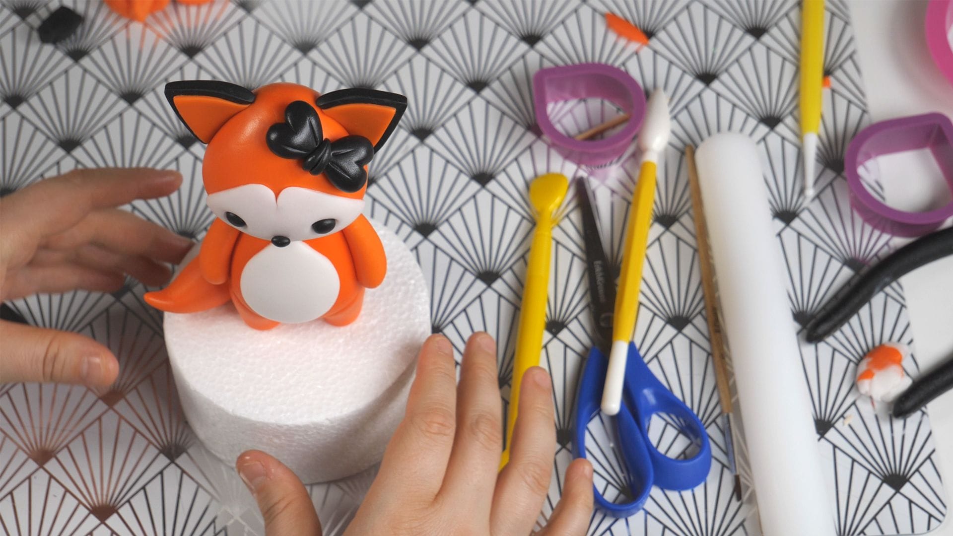 Fox - fondant cake topper tutorial 4