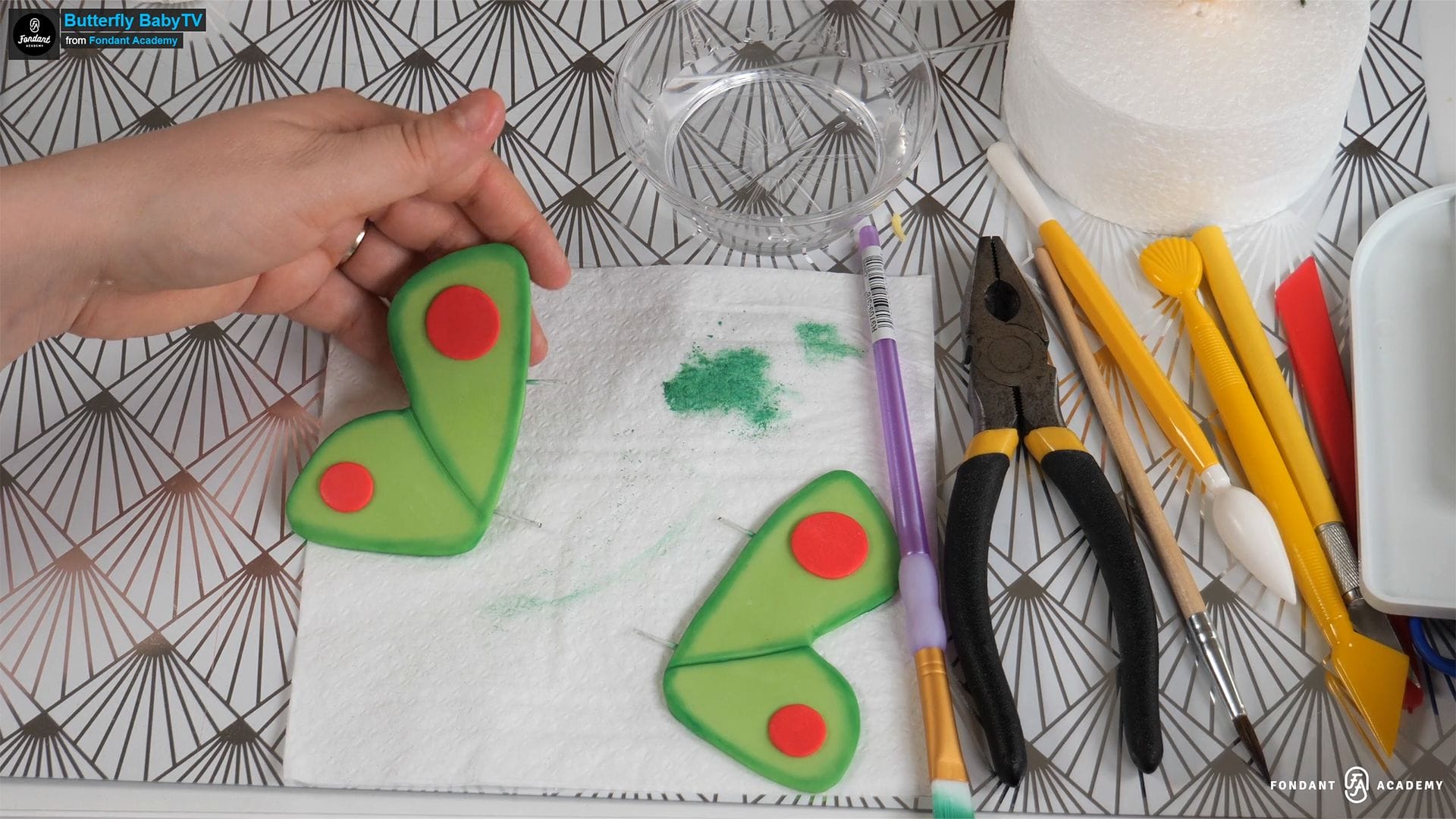 Butterfly From BabyTV – Fondant Cake Topper Tutorial 3