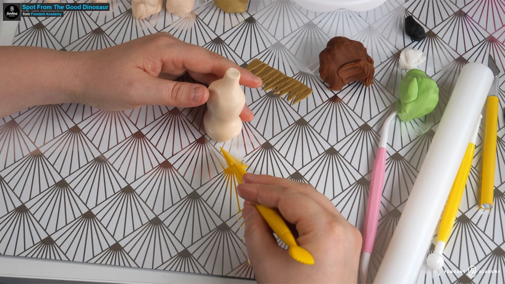 Spot From The Good Dinosaur – Fondant Cake Topper Tutorial 2