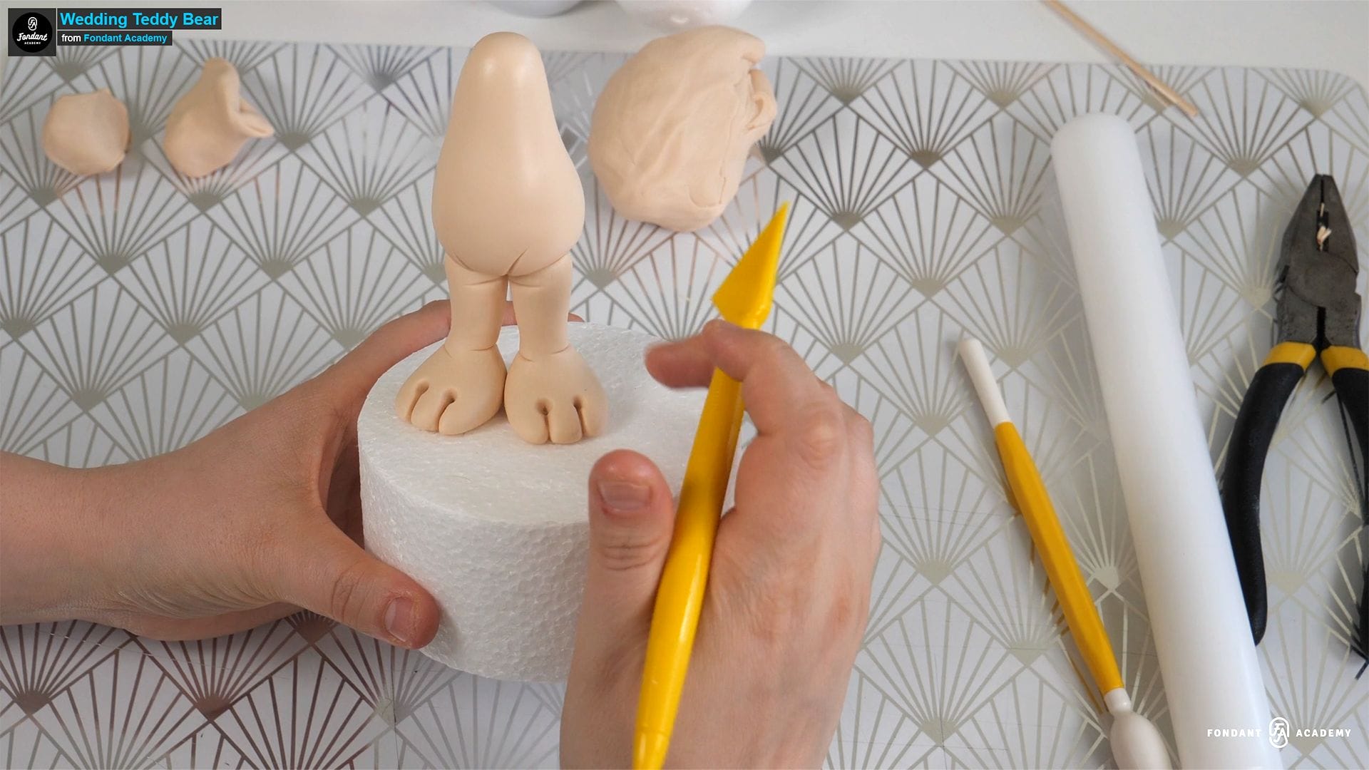 Wedding Teddy bear – Fondant Cake Topper Tutorial 2