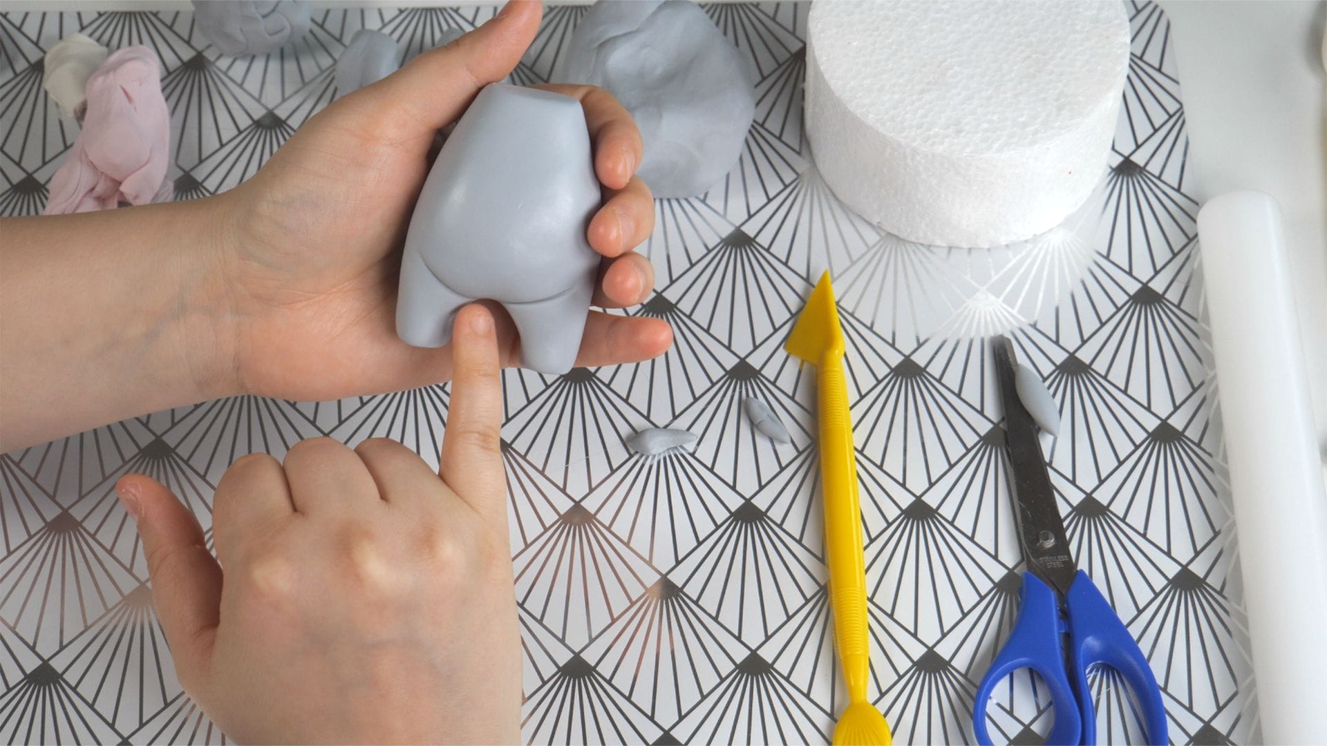 Elephant – Fondant Cake Topper Tutorial 1