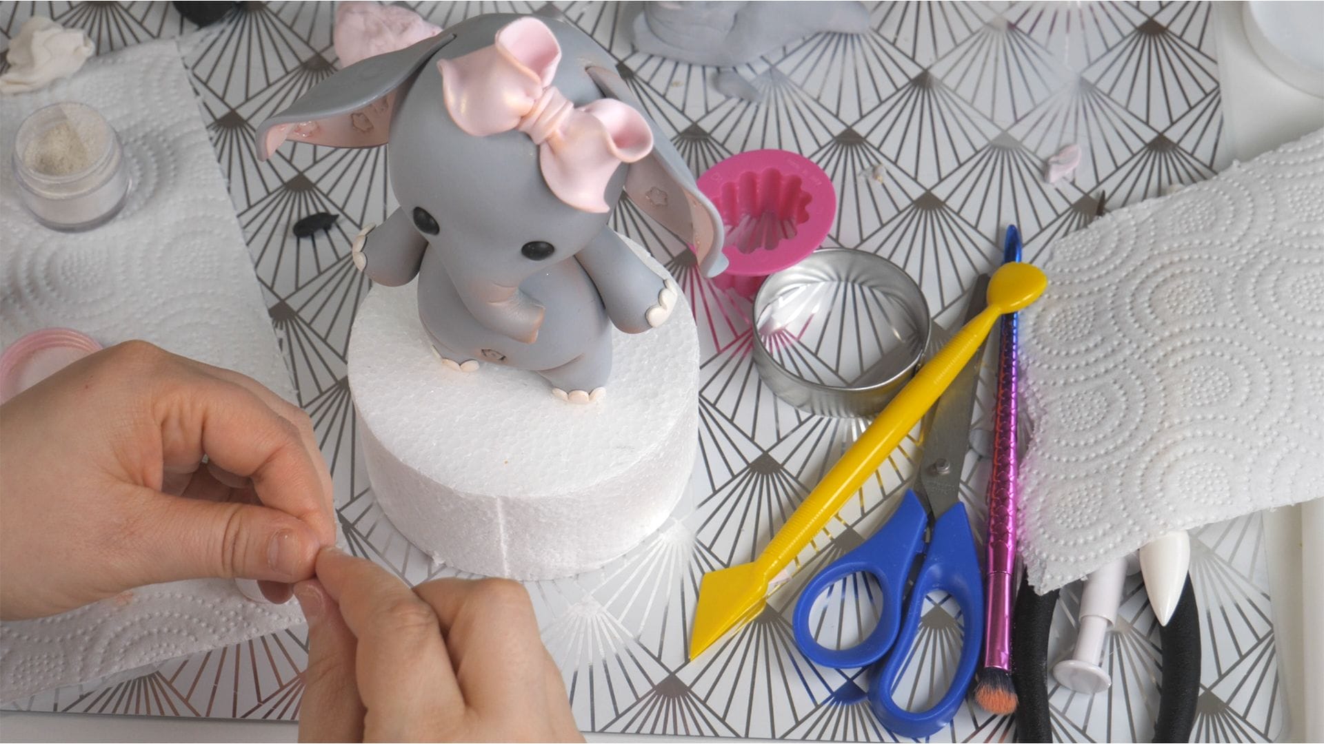 Elephant – Fondant Cake Topper Tutorial 4
