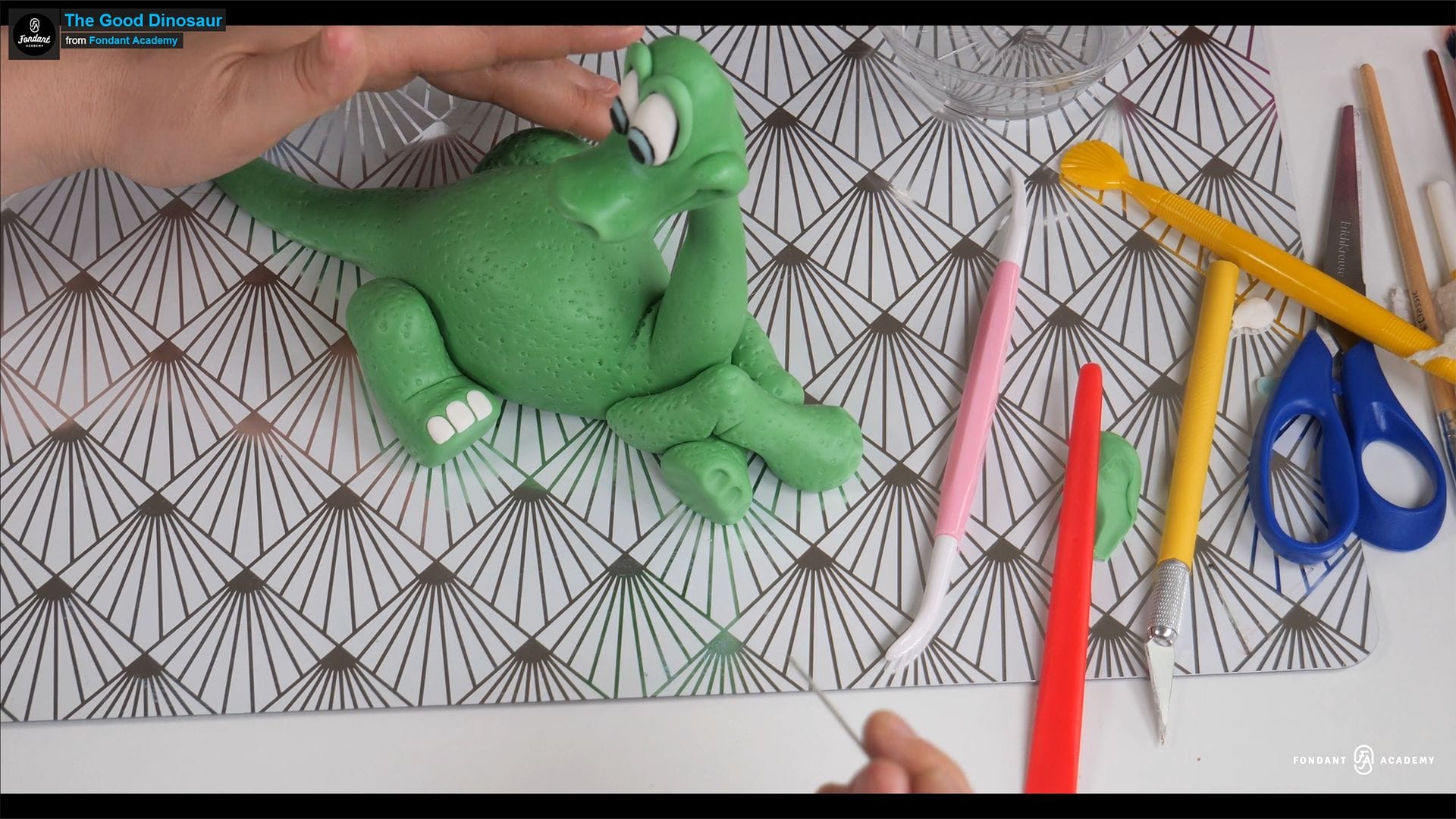 The Good Dinosaur – Fondant Cake Topper Tutorial 3