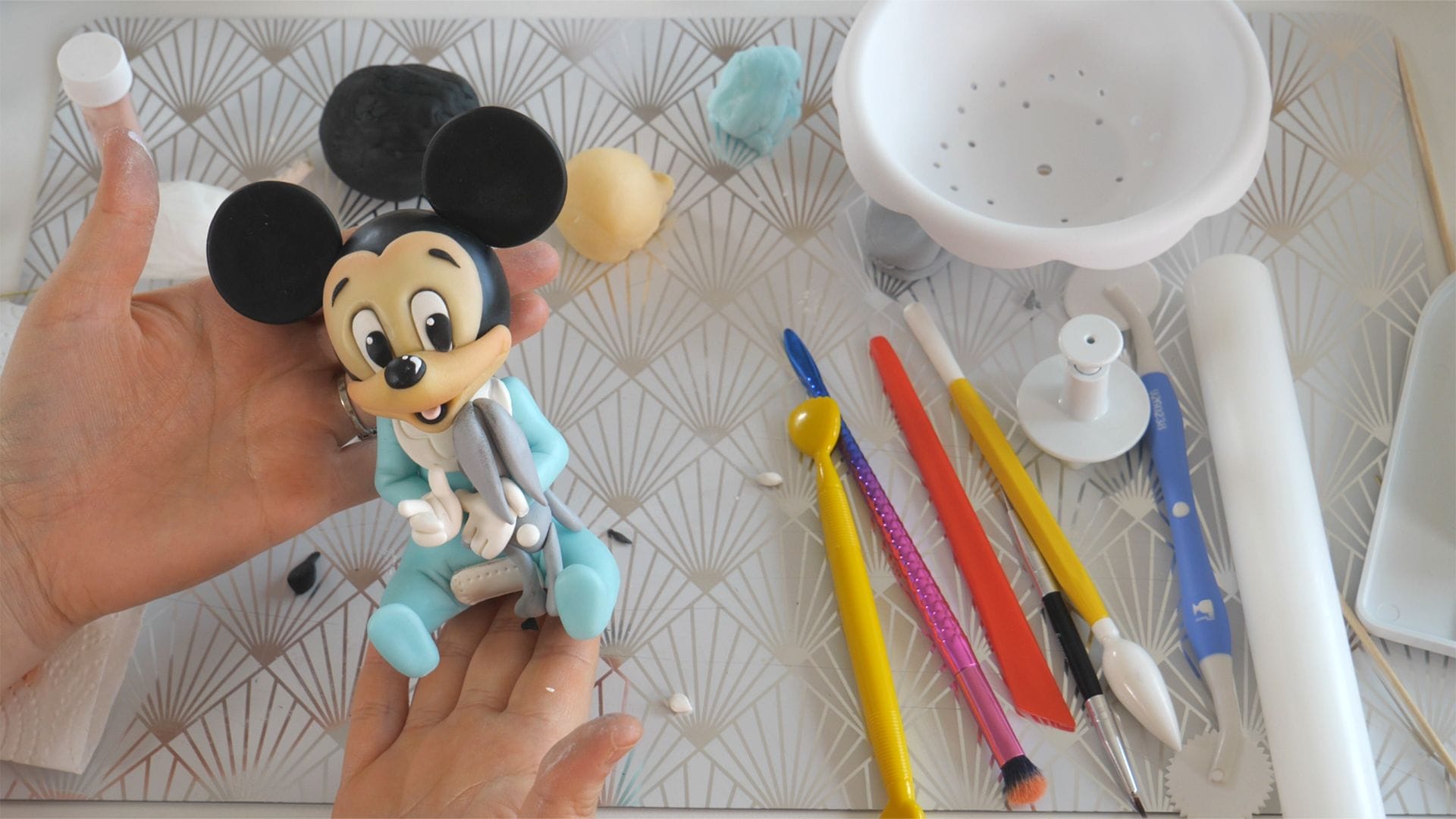 Baby Mickey Mouse Fondant Cake Topper 4