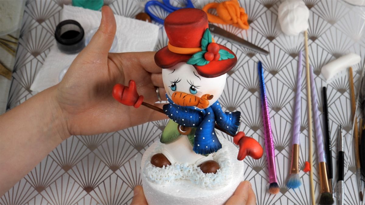 Snowman - Fondant Cake Topper Tutorial 5