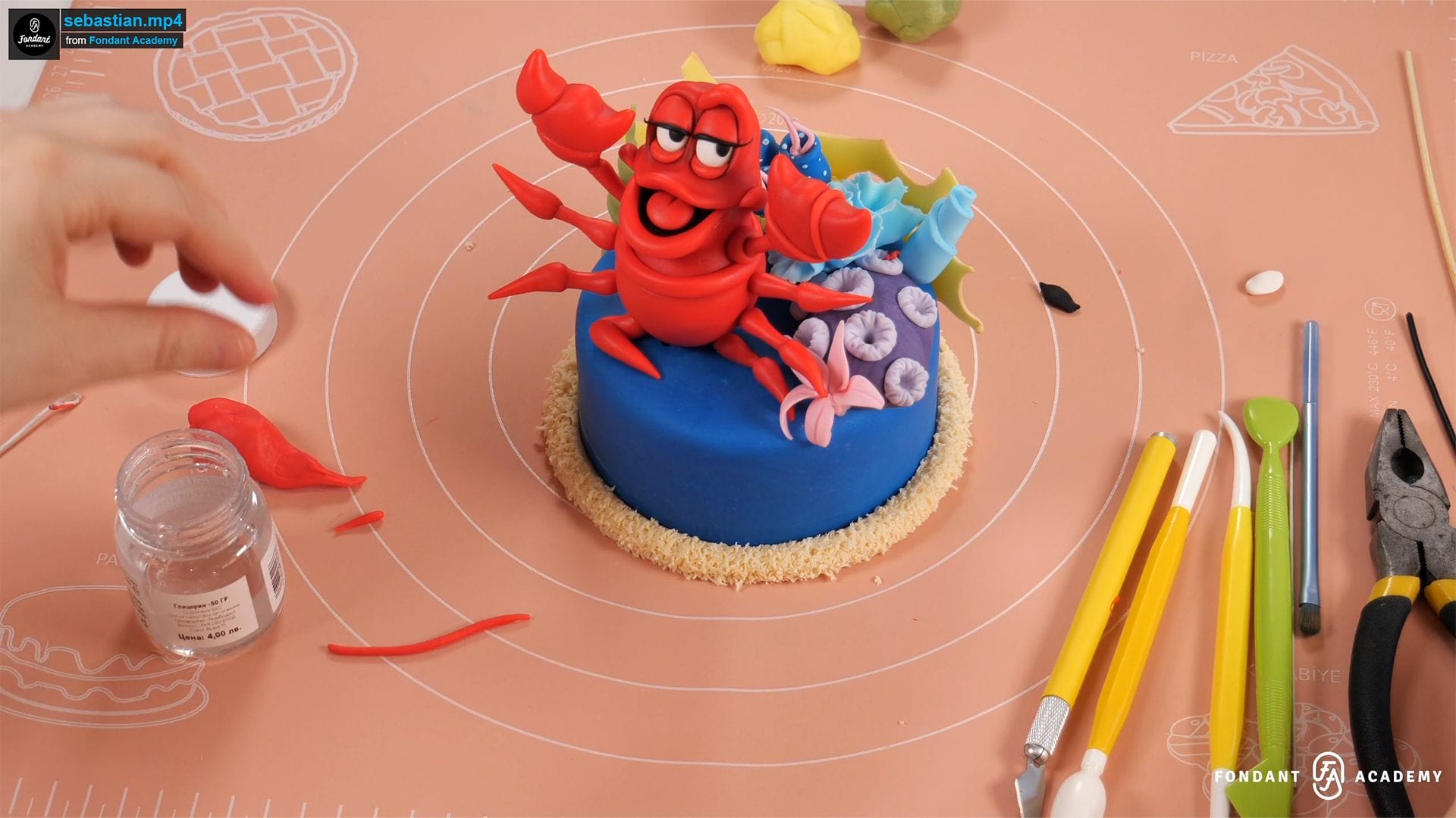 Sebastian – Fondant Cake Topper Tutorial 3