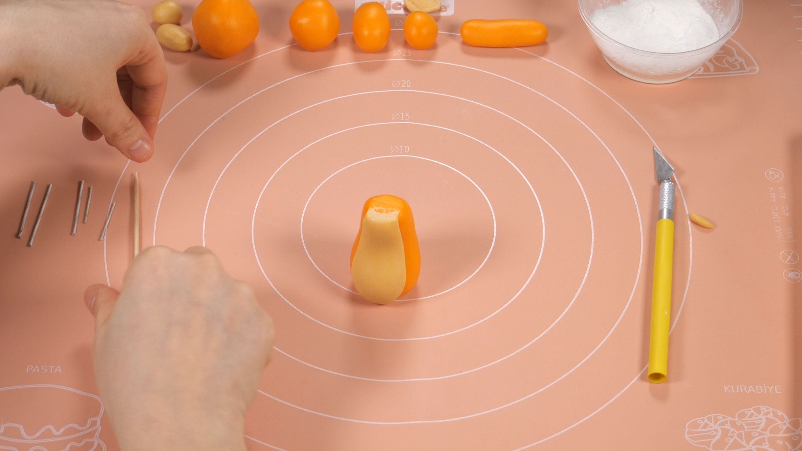 Tigger - Fondant Cake Topper Tutorial 1