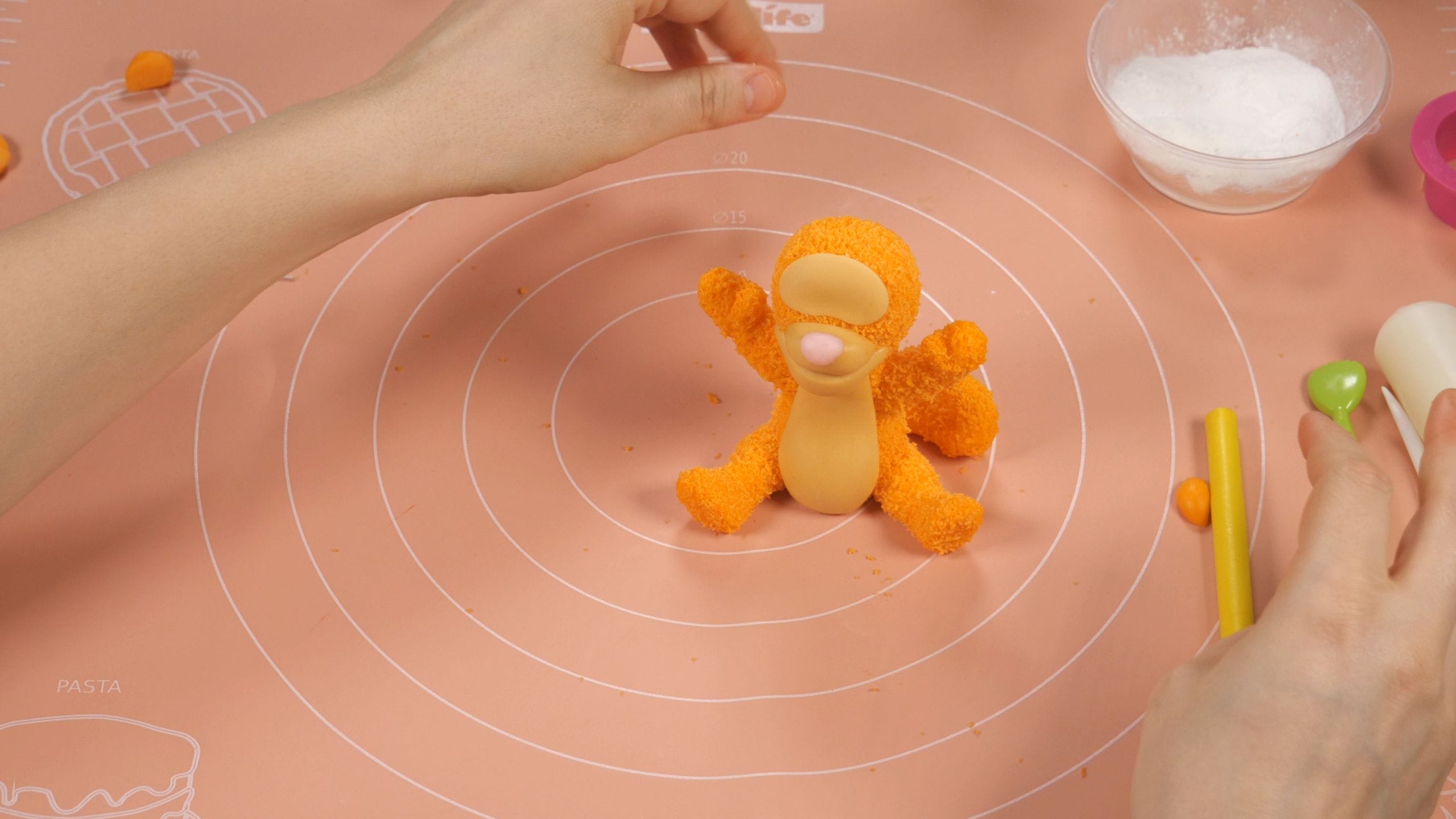 Tigger - Fondant Cake Topper Tutorial 4