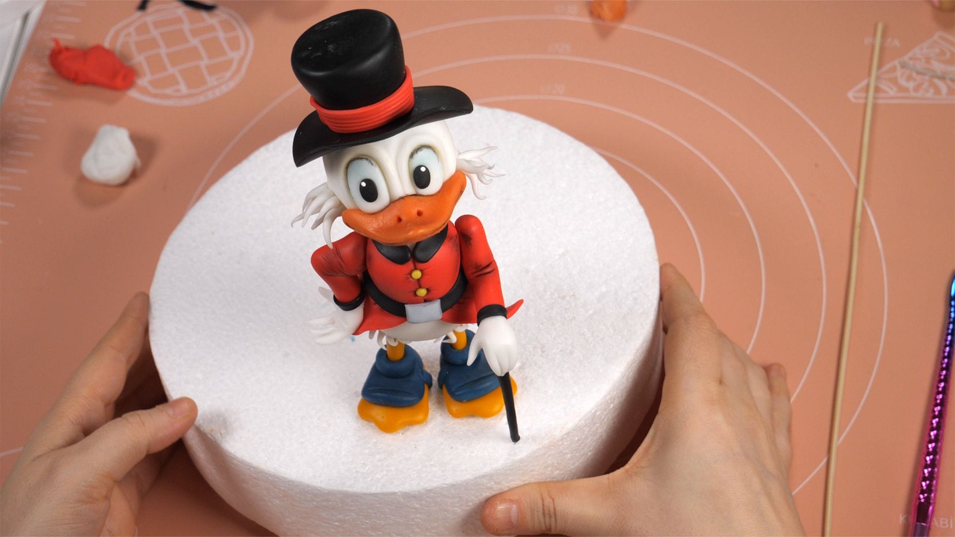 Uncle Scrooge - Fondant Cake Topper Tutorial 6
