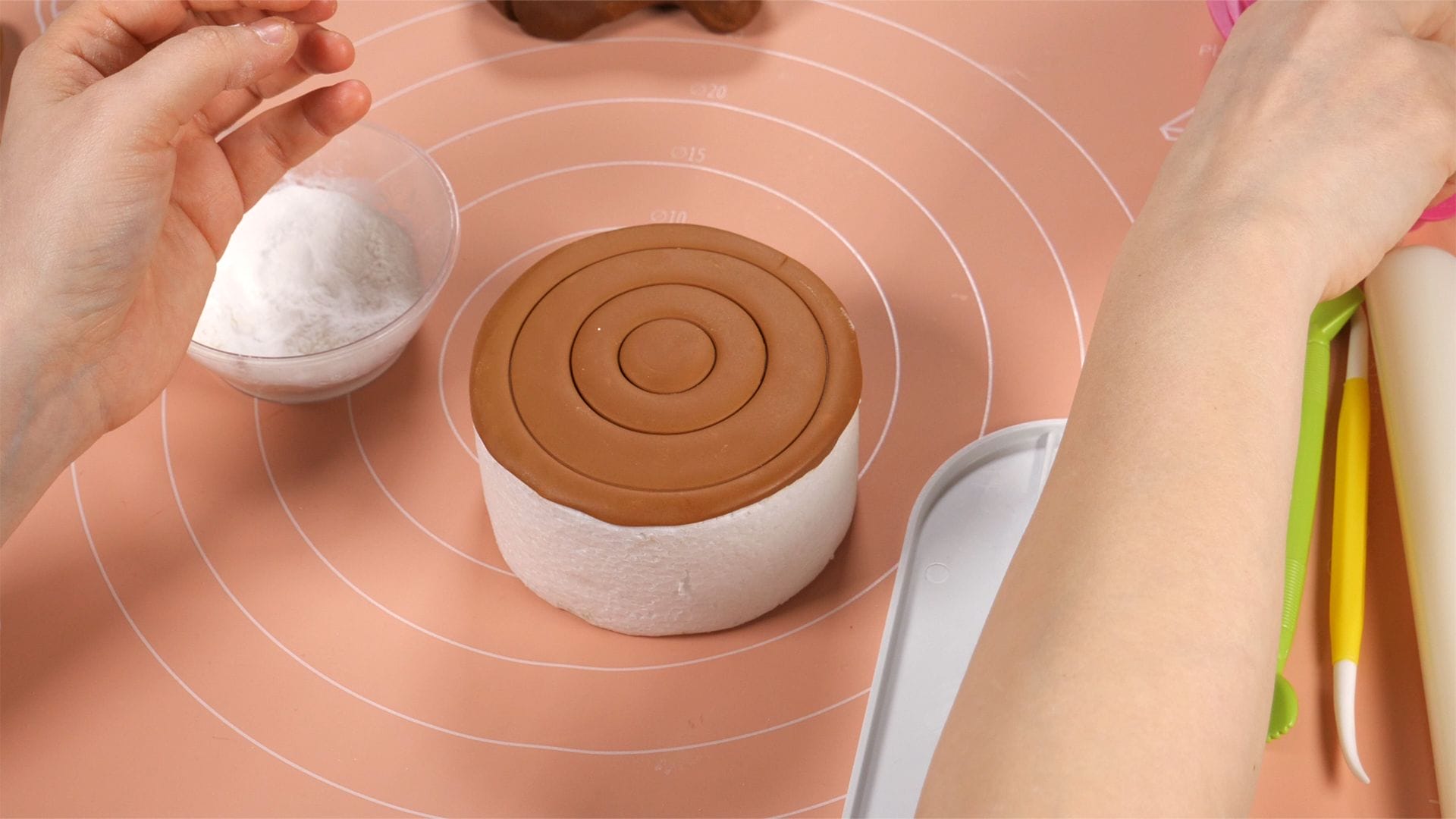 Wood Log Decoration - Fondant Tutorial 1