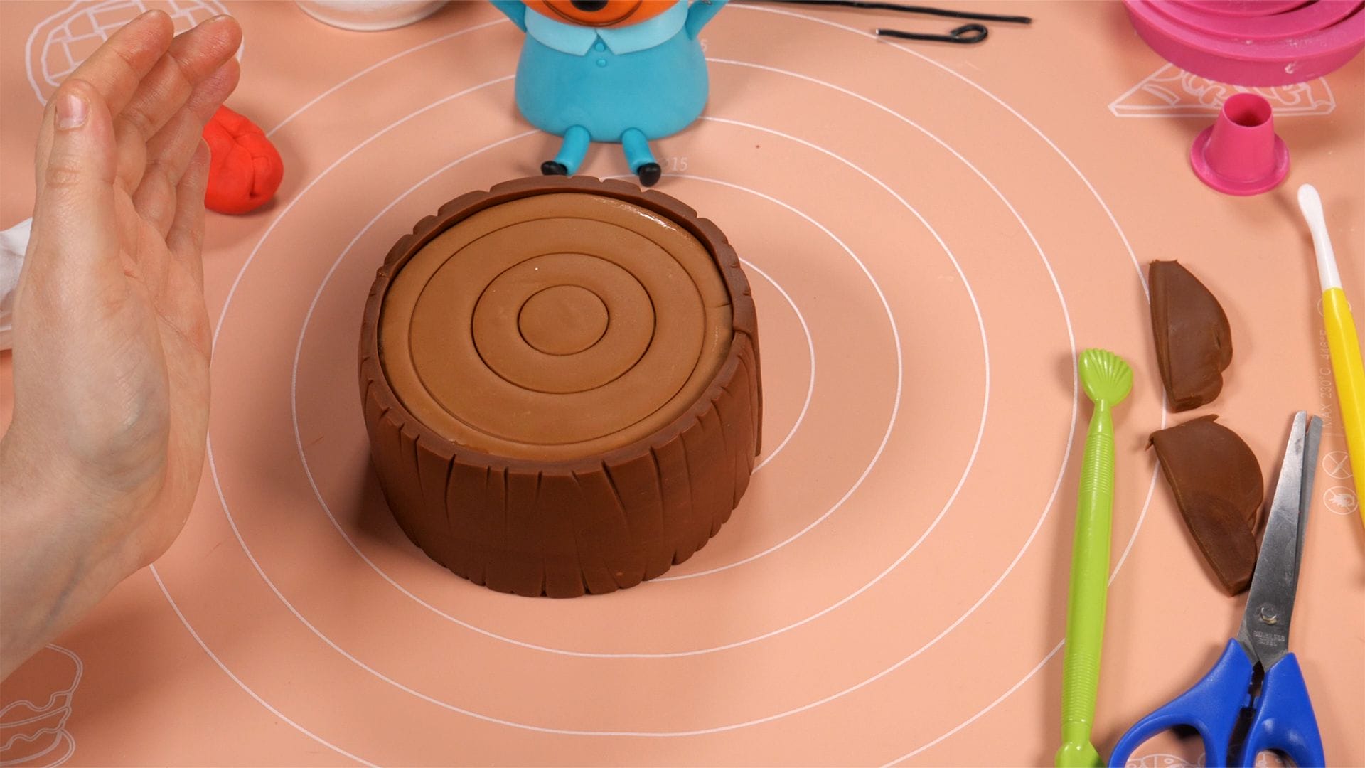 Wood Log Decoration - Fondant Tutorial 2