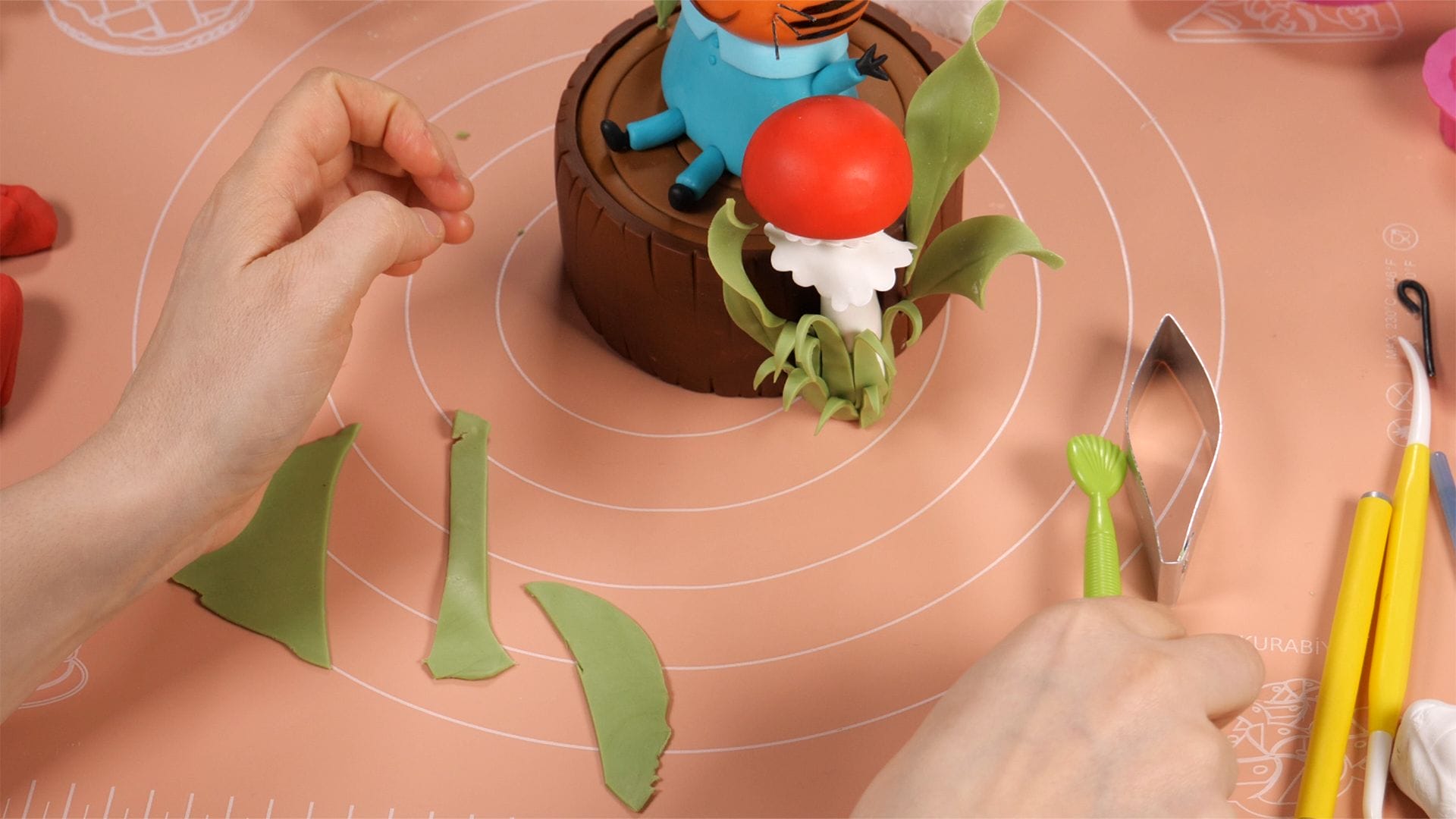 Wood Log Decoration - Fondant Tutorial 3