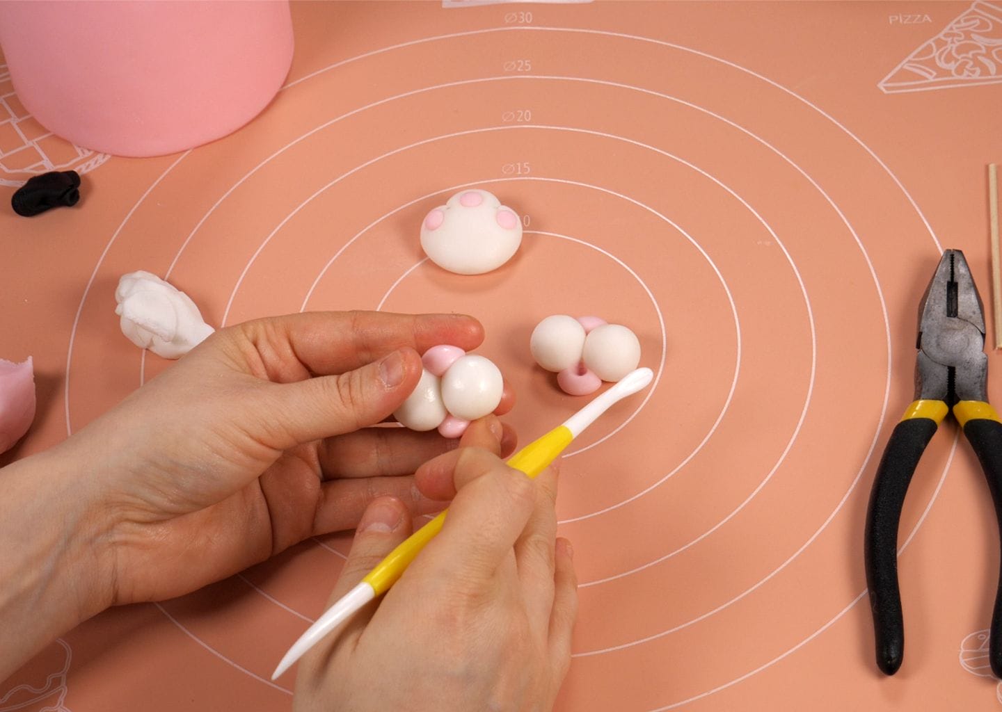 Fondant cake decoration - Snout